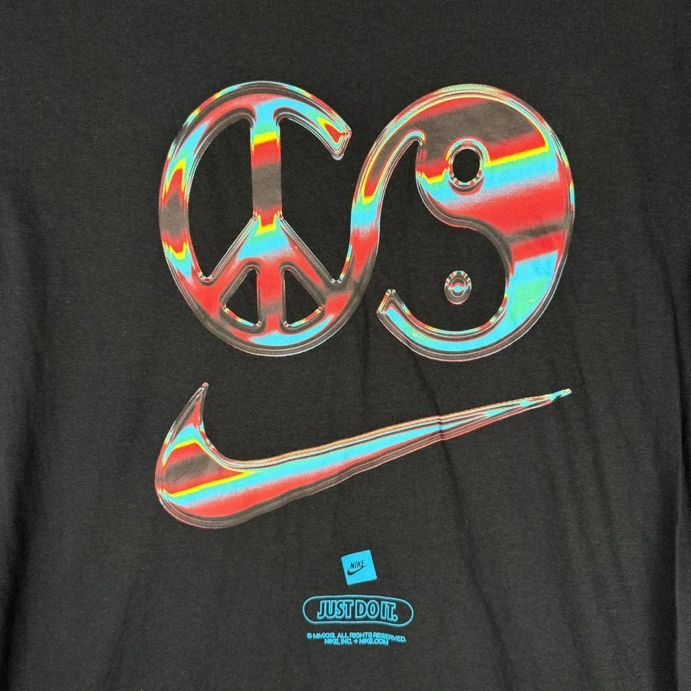 NEW Nike Mens M Peace Yin‎ Yang Graphic T-Shirt Black FJ2108-010